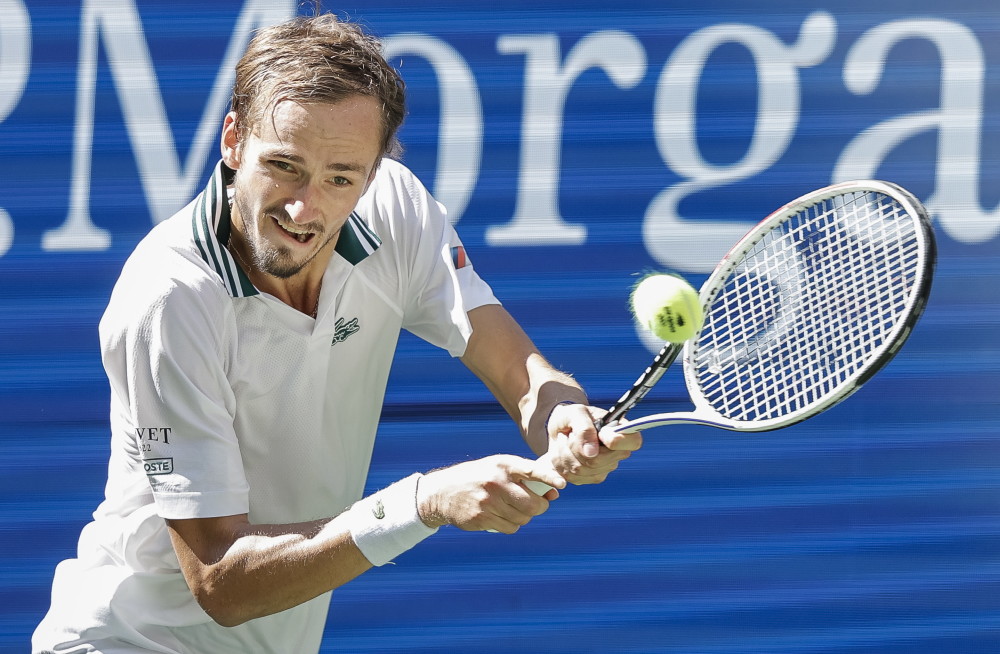 戴维斯杯力克美网，梅德韦杰夫惊艳四座