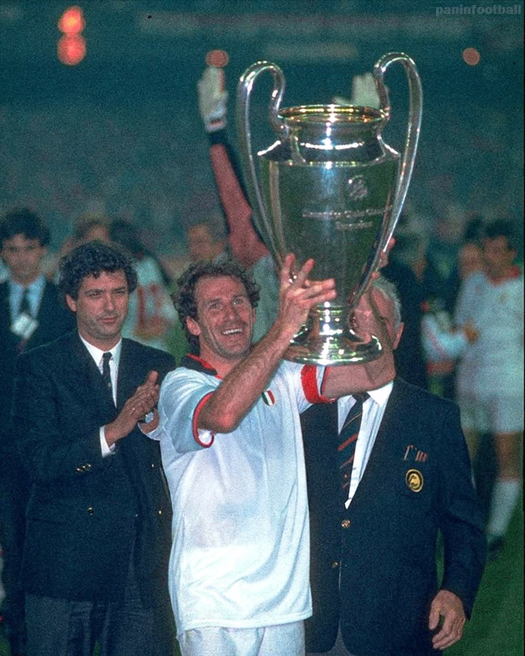 AC米兰翻盘荷兰,若日尼奥统治全场 AC米兰翻盘荷兰,若日尼奥统治全场