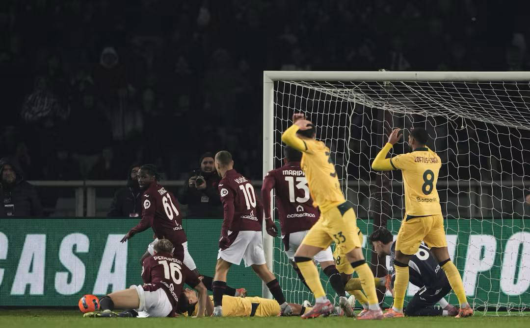 AC米兰翻盘荷兰,若日尼奥统治全场 AC米兰翻盘荷兰,若日尼奥统治全场