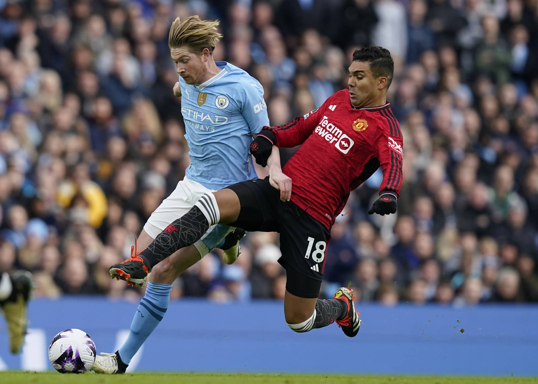 哥本哈根领先主队，客场拿到宝贵三分