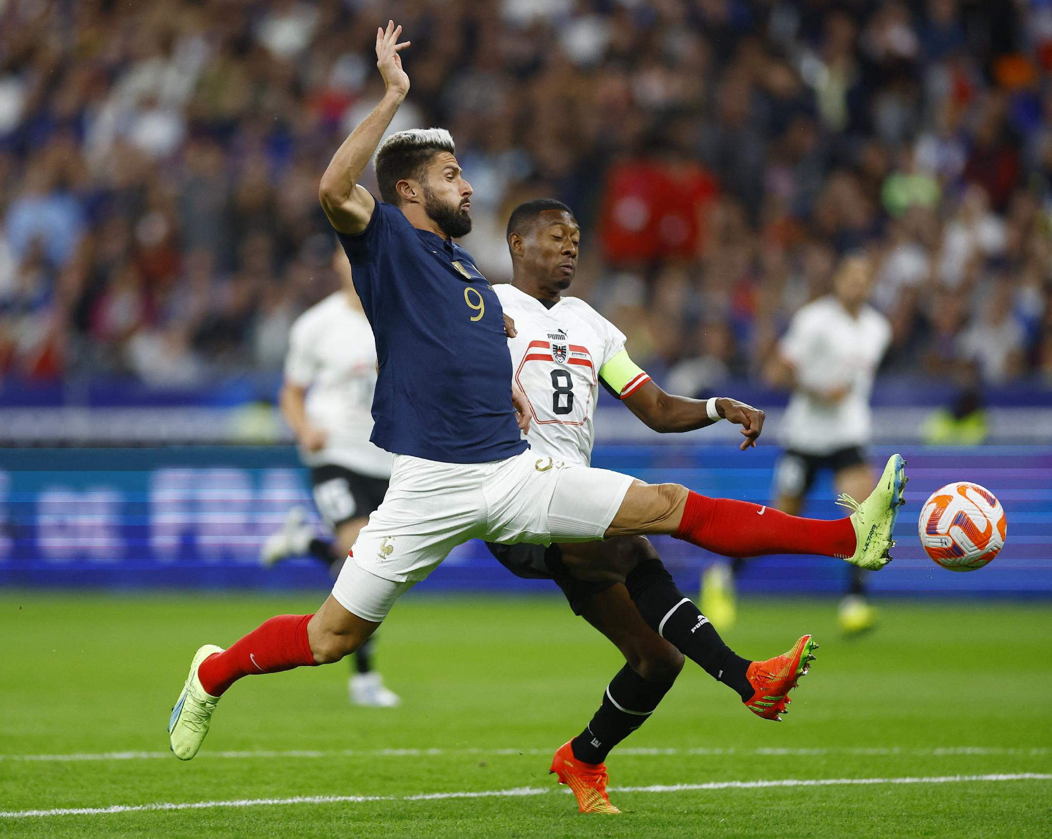 日本队横扫奥地利队，奥恰洛夫统治全场