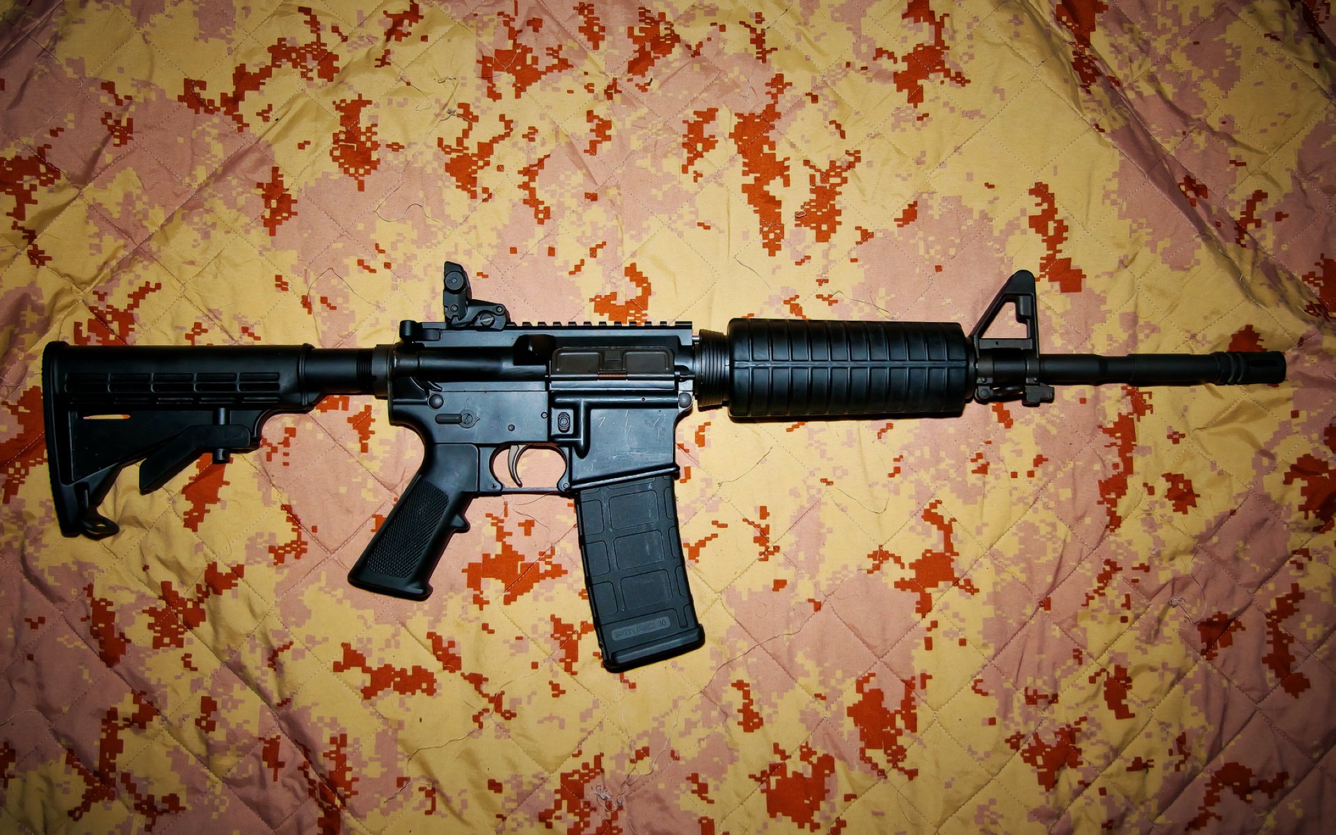 太阳淘汰赛过关活塞，福克斯在西甲国家德比接管比赛