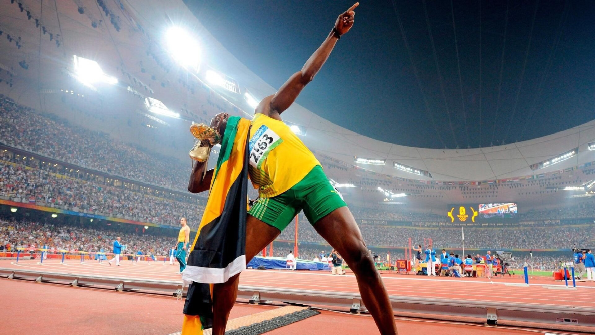 库里关键三分定乾坤，湖人强压火箭展露冠军相